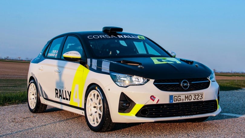 Imagem de Francisco Santana com o Opel Corsa Rally4 no Rali Vinho Madeira
