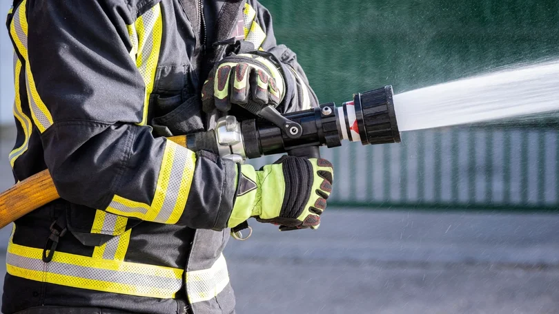 Governo vai rever estatuto profissional dos bombeiros sapadores