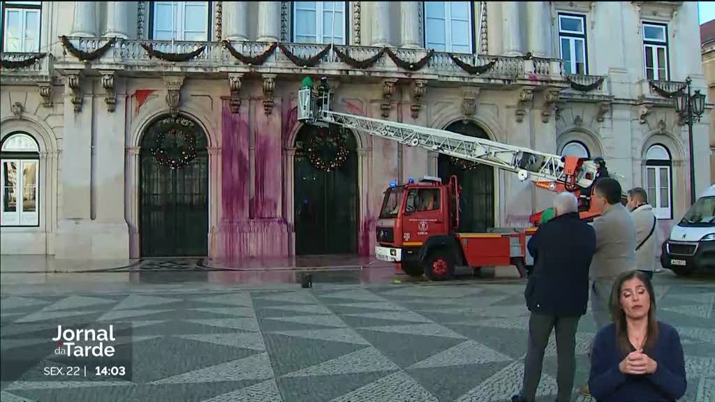 Câmara de Lisboa vandalizada por ativistas pela libertação da Palestina