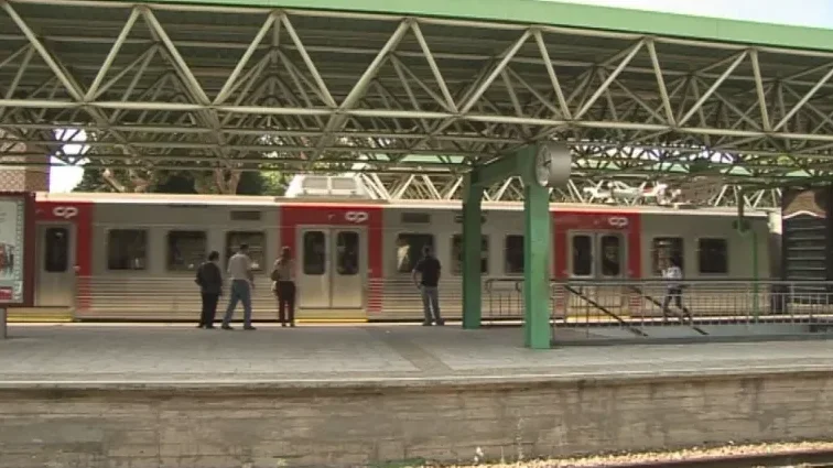 Imagem de Mulher colhida mortalmente por comboio na estação da Amadora