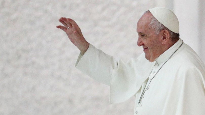 Imagem de Papa Francisco pede às autoridades que facilitem procedimentos da adoção