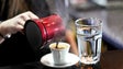 Imagem de Médicos recomendam o consumo de apenas um café por dia (Vídeo)