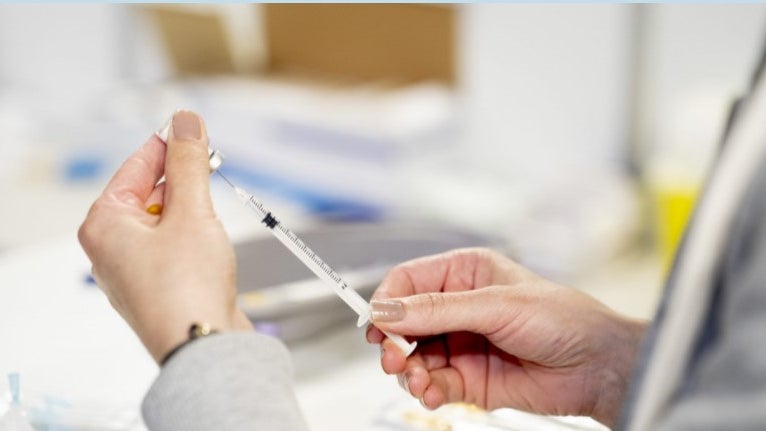 Reino Unido estuda vacinação obrigatória