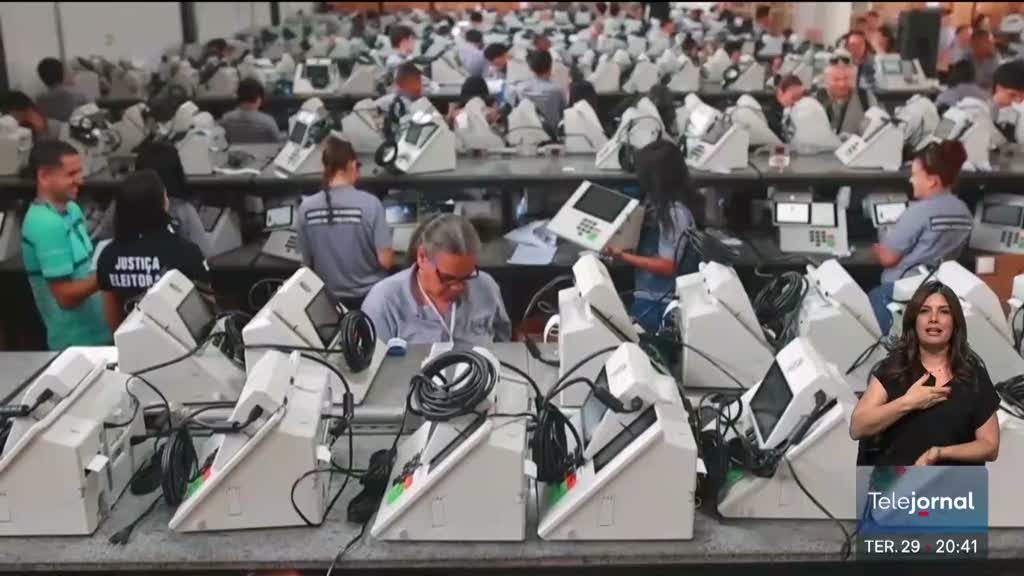 Eleições no Brasil. Sistema de urnas eletrónicas é usado desde 1996