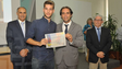 Imagem de Albuquerque entrega diplomas de mérito na Jaime Moniz