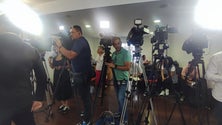 Imagem de Sala cheia de jornalistas na sede do PS