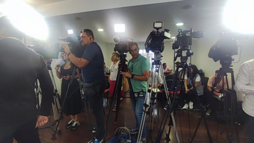 Imagem de Sala cheia de jornalistas na sede do PS