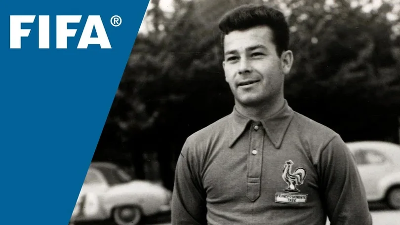 Imagem de Goleador francês Just Fontaine morre aos 89 anos