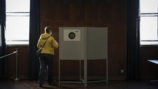 Imagem de Governo duplica mesas de voto antecipado