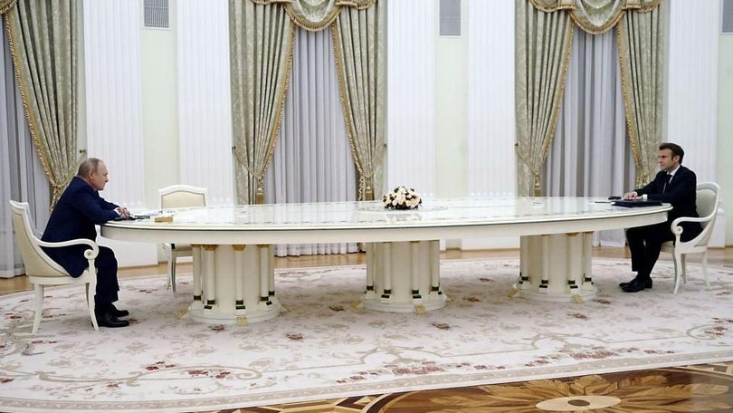 Imagem de Putin reitera a Macron determinação em continuar invasão
