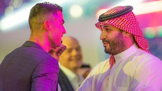 Ronaldo encontra-se com o príncipe da Arábia Saudita: «Uma honra»