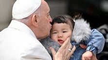 Oficial: Papa Francisco tem alta amanhã