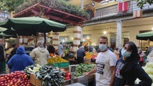 Imagem de Apesar das restrições, cumpre-se a tradição no Mercado dos Lavradores (áudio)