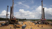 Imagem de Angola e Venezuela acertam reforço da cooperação nos petróleos e diamantes