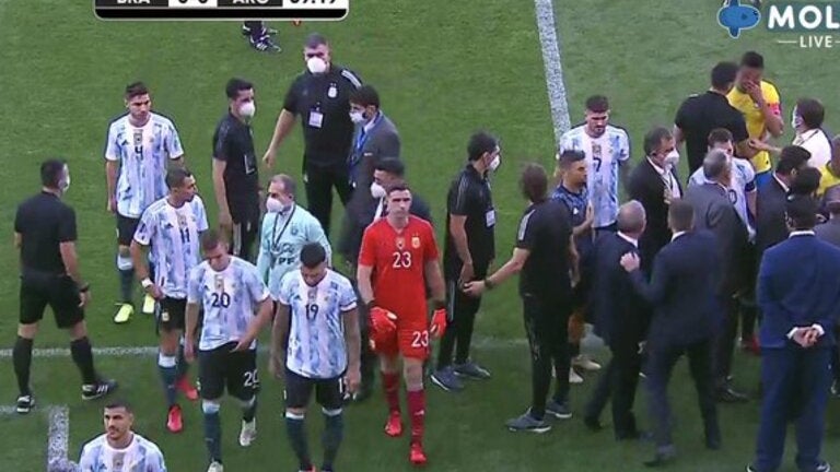 Imagem de Brasil-Argentina interrompido