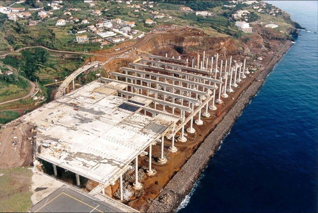 Aeroporto Da Madeira E Uma Das Mais Complexas Obras De Engenharia Realizadas Em Portugal Sociedade Rtp Madeira Rtp