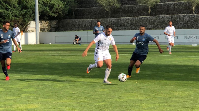 Nacional perde com o Porto por 2-0