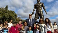 Imagem de Goa vai homenagear com estátuas futebolistas Cristiano Ronaldo e Maradona