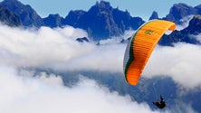 Saltos de parapente muito procurados pelos turistas na Madeira (Vídeo)