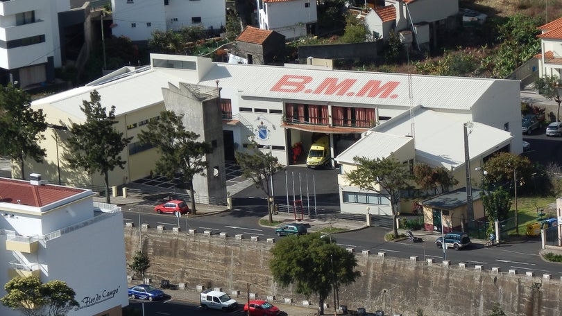Imagem de Câmara de Machico promove 31 elementos a bombeiros sapadores