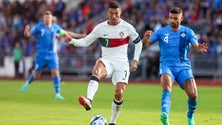 Imagem de Ronaldo dá vitória a Portugal no jogo 200 de quinas ao peito