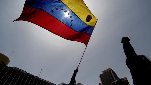 Consulado da Venezuela no Funchal suspende atendimento presencial