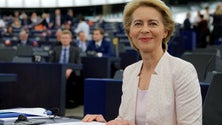 Imagem de Covid-19: Ursula von der Leyen alerta que Natal deste ano será diferente