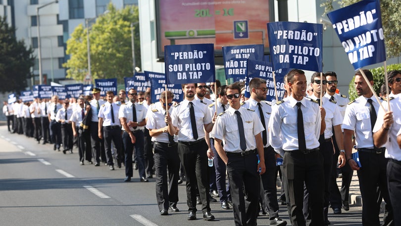 Imagem de Mais de 400 pilotos protestam contra «injustiças» na gestão