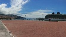 BE protesta contra o fecho da Praça do Mar