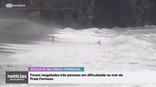 Imagem de Sapadores do Funchal chamados a salvar três banhistas (vídeo)