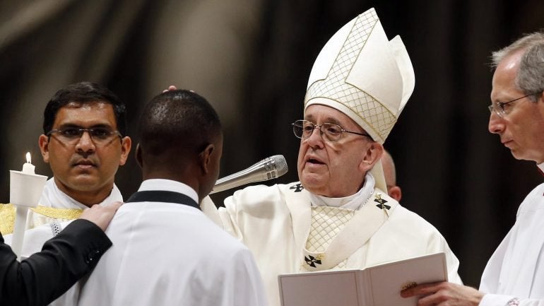 Papa pede aos cristãos para reagirem perante as injustiças