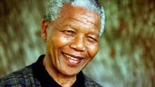 Imagem de Nelson Mandela faria hoje 100 anos
