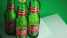 Imagem de Cerveja Tsingtao investiga vídeo de funcionário a urinar nas matérias-primas