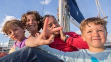 Imagem de Família vive em iate em Ponta Delgada depois de dar a volta ao Mundo (Vídeo)