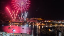 Sanjoaninas encerram com fogo-de-artifício na baía de Angra (Vídeo)