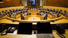 Imagem de Covid-19: Assembleia da Madeira retoma plenários com controlo corporal de temperatura