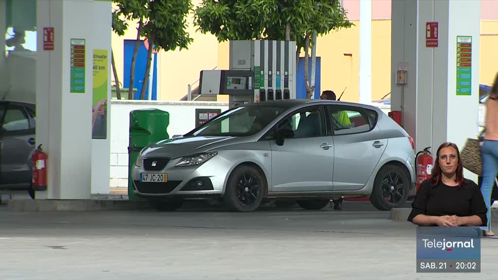 Imagem de Combustíveis voltam a subir. Portugueses continuam a abastecer em Espanha