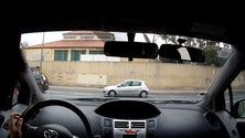 Imagem de Covid-19: Exames de código e práticos de condução suspensos