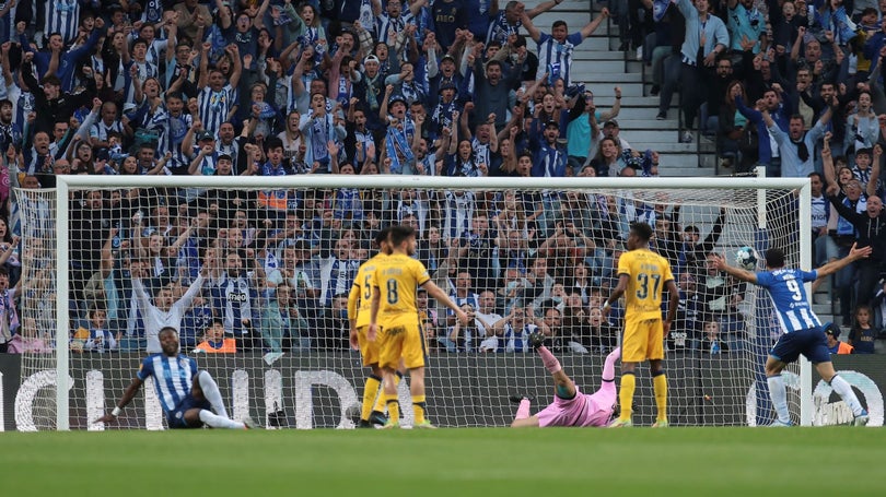 Porto tremeu com o Vizela mas não cedeu