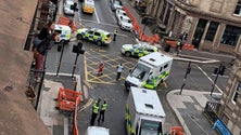 Imagem de Homem abatido pela polícia após esfaquear seis pessoas no centro de Glasgow