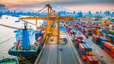 Imagem de Covid-19: Comércio mundial deverá cair 18,5% entre abril e junho, diz OMC