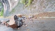 Queda de pedras está a provocar estragos em viaturas no Faial