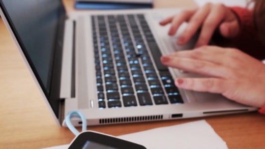 Imagem de Empregadores que violarem privacidade no teletrabalho incorrem em contraordenação