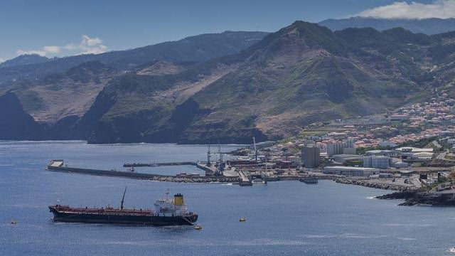 Madeira importou mais do que exportou em 2015