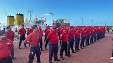 Imagem de Mais bombeiros profissionais e salários equiparados (vídeo)