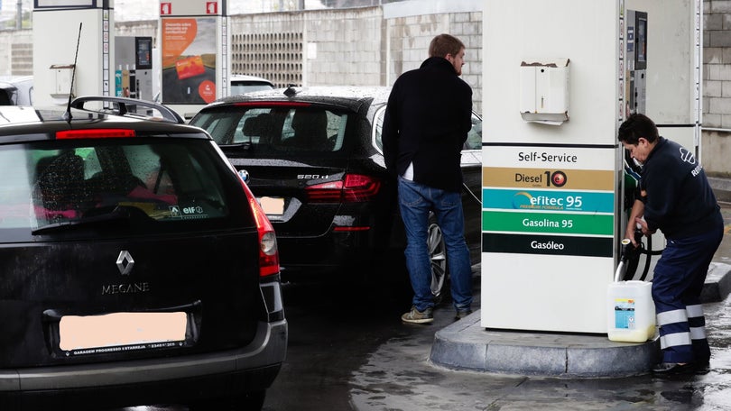 Imagem de Estações espanholas aplicam desconto de 20 cêntimos por litro de combustível