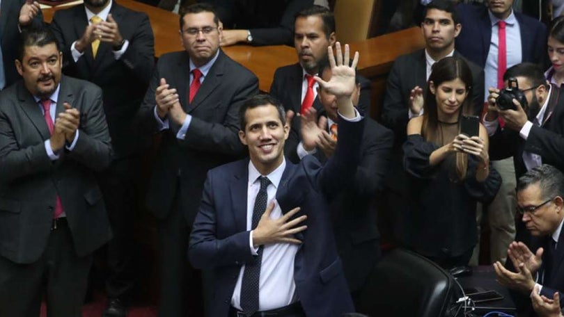 Parlamento venezuelano nomeia vice-presidente e ministros de Guaidó