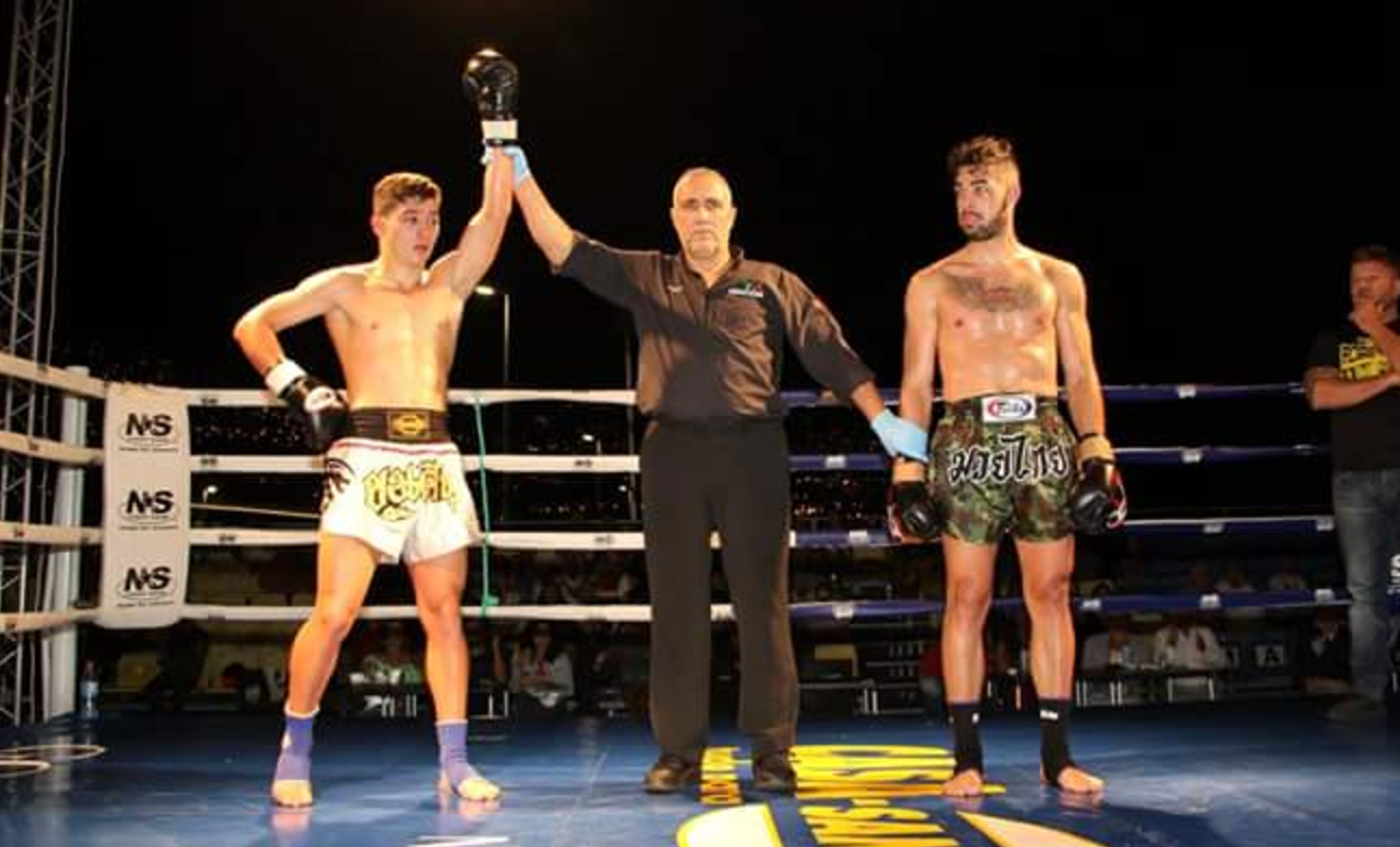 Andre Silva E O Primeiro Kicboxer Acoriano A Vencer Um Combate Em K1 Video Desporto Rtp Acores Rtp