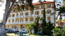 Imagem de Parte do jardim do Conservatório foi transformado em estacionamento