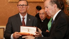 Imagem de Entregues quatro condecorações na cerimónia do Dia de Portugal (áudio)
